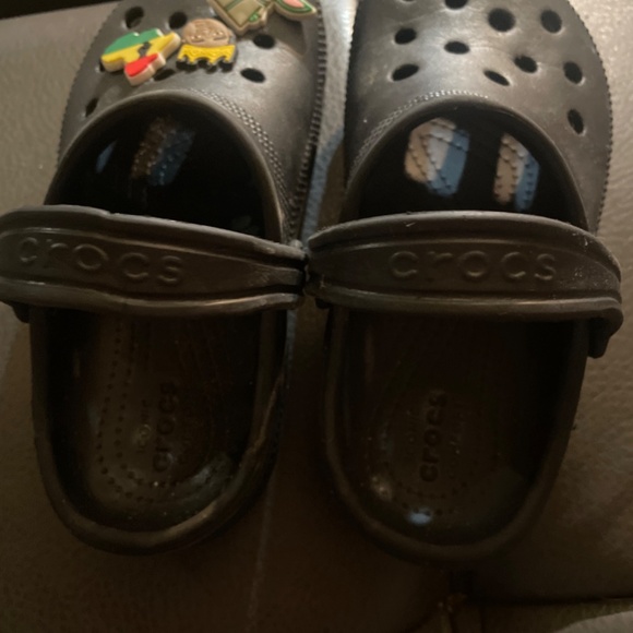 Hildrens black Crocs - Picture 3 of 3